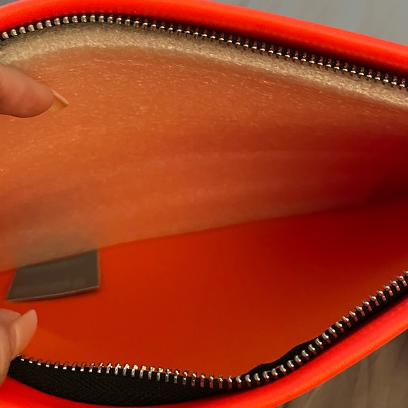 Hot Pink “Hello Gorgeous” Cosmetic Bag - Picture 3 of 3